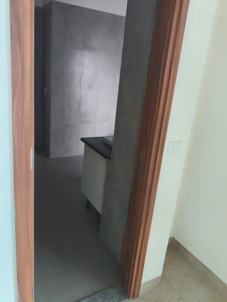 undefined, uchdpl-veridia-oakwood-enclave 4 Bedroom 2385 Sq.Ft. Apartment In Wave City Ghaziabad 9308100