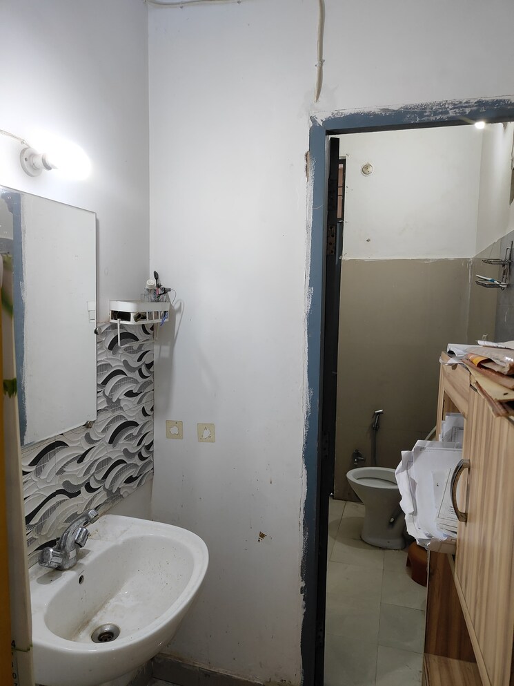 undefined, gomti nagar Commercial Office Space 1500 Sq.Ft. In Gomti Nagar Lucknow 9308101