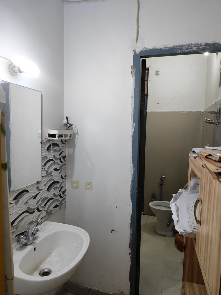 undefined, gomti nagar Commercial Office Space 1500 Sq.Ft. In Gomti Nagar Lucknow 9308101