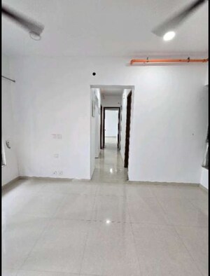 Room in 2 BHK Apartment at Kalpataru Immensa, Kolshet Road – for Rent