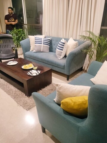 Living Room in 3 BHK Apartment at Santacruz West – for Rent