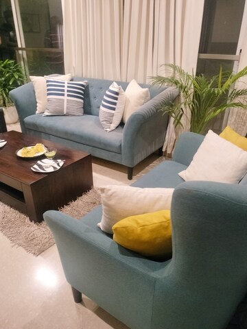 Living Room in 3 BHK Apartment at Santacruz West – for Rent