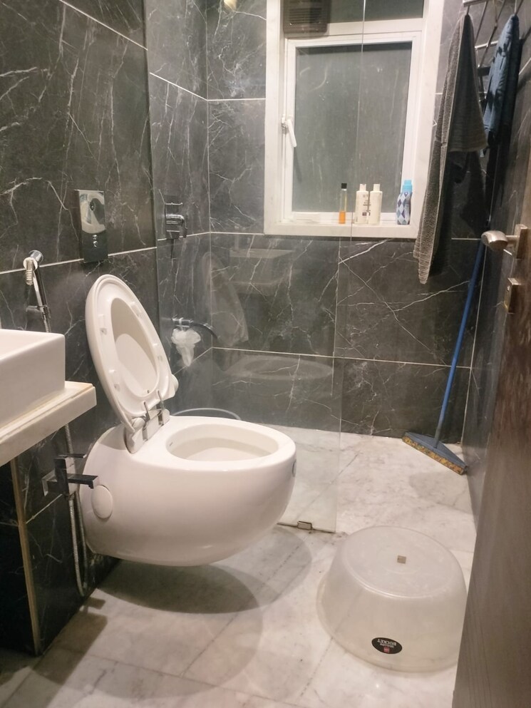 Bathroom, santacruz west 3 Bedroom 670 Sq.Ft. Apartment In Santacruz West Mumbai 9308113