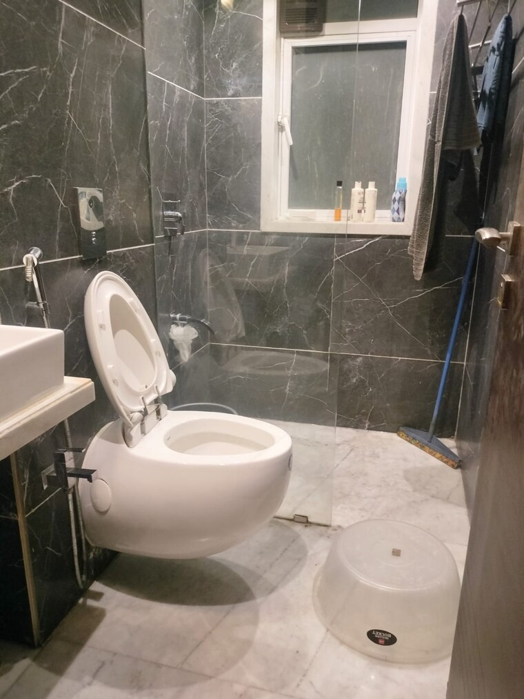 Bathroom, santacruz west 3 Bedroom 670 Sq.Ft. Apartment In Santacruz West Mumbai 9308113