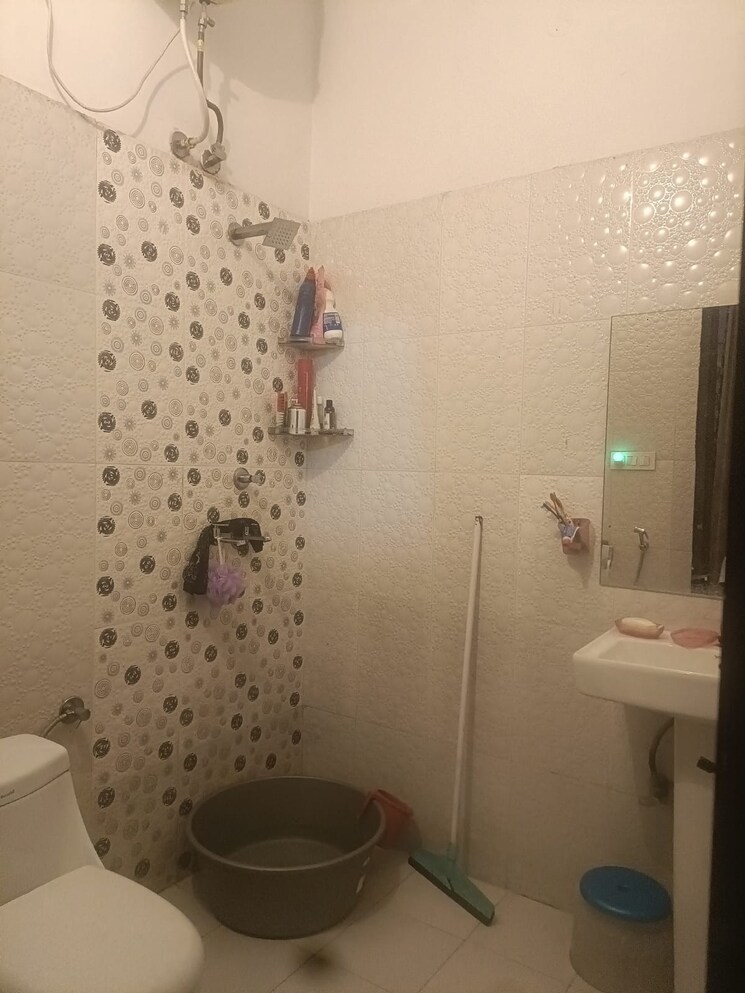 Bathroom, kharar road 3 Bedroom 75 Sq.Yd. Independent House In Kharar Road Mohali 9308125