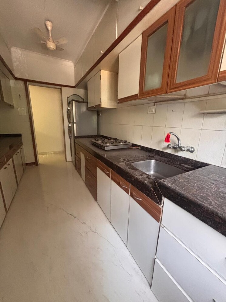 Kitchen, pr-hira 3 Bedroom 1080 Sq.Ft. Apartment In Khar West Mumbai 9308123