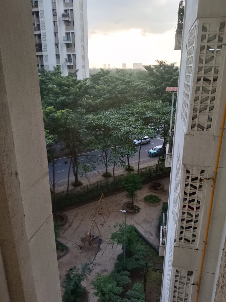 Balcony, lodha-palava-city-lakeshore-greens 1.5 Bedroom 652 Sq.Ft. Apartment In Dombivli East Thane 9308132