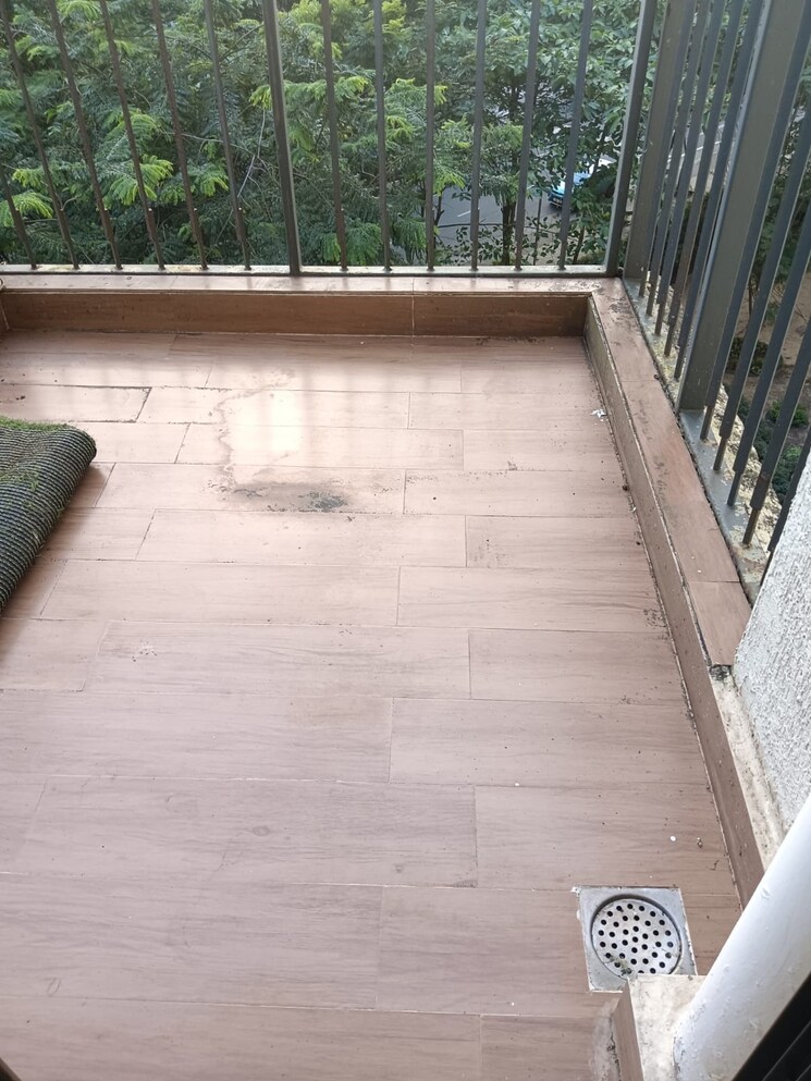 Balcony, lodha-palava-city-lakeshore-greens 1.5 Bedroom 652 Sq.Ft. Apartment In Dombivli East Thane 9308132