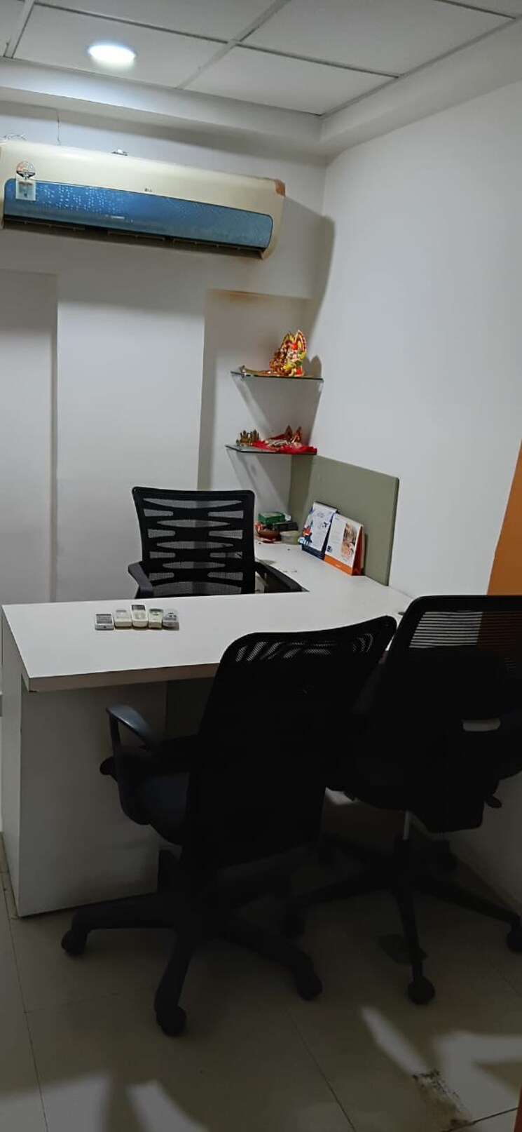 undefined, gomti nagar Commercial Office Space 1200 Sq.Ft. In Gomti Nagar Lucknow 9308129