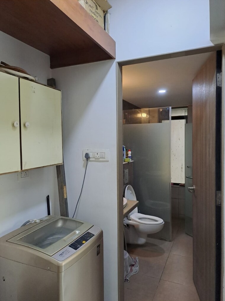 Bathroom, sambhav-zest 2 Bedroom 750 Sq.Ft. Apartment In Bandra West Mumbai 9308127