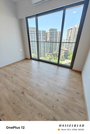 2 BHK Apartment For Sale in Rustomjee Paramount F Wing, Khar West