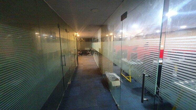  Parking, janakpuri Commercial Office Space 2500 Sq.Ft. In Janakpuri Delhi 9308148