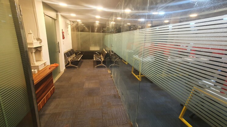  Parking, janakpuri Commercial Office Space 2500 Sq.Ft. In Janakpuri Delhi 9308148