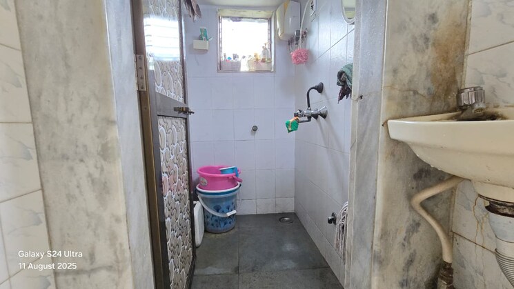 Bathroom, rishikesh-chs 1 Bedroom 400 Sq.Ft. Apartment In Malad West Mumbai 9308152