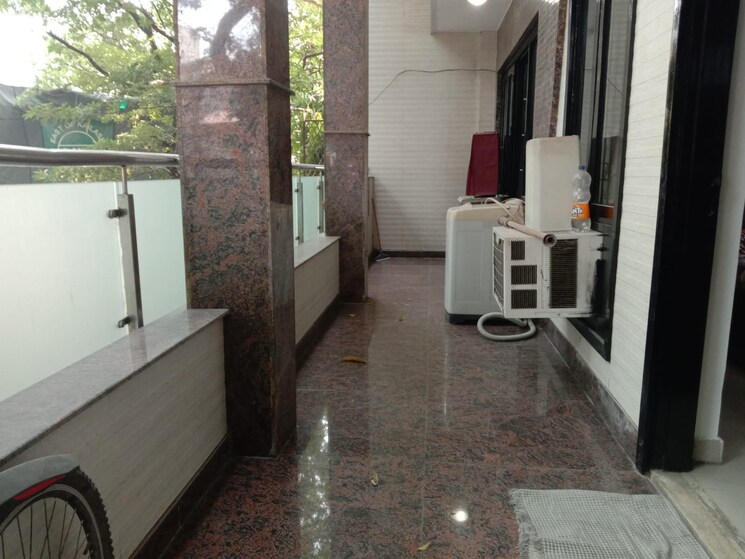 Kitchen, east of kailash 3 Bedroom 200 Sq.Yd. Builder Floor In East Of Kailash Delhi 9308164