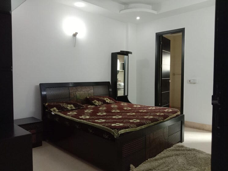 Bedroom, east of kailash 3 Bedroom 200 Sq.Yd. Builder Floor In East Of Kailash Delhi 9308164