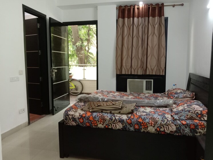 Bedroom, east of kailash 3 Bedroom 200 Sq.Yd. Builder Floor In East Of Kailash Delhi 9308164