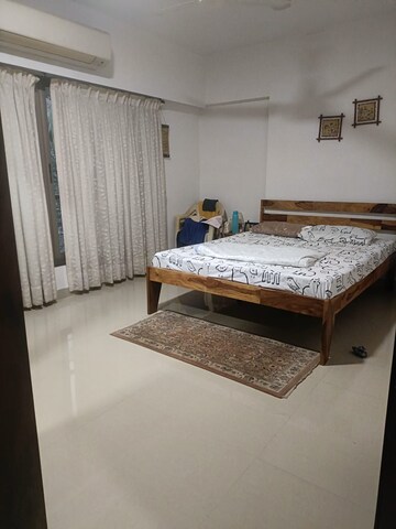 2 BHK Apartment For Sale in Santacruz West