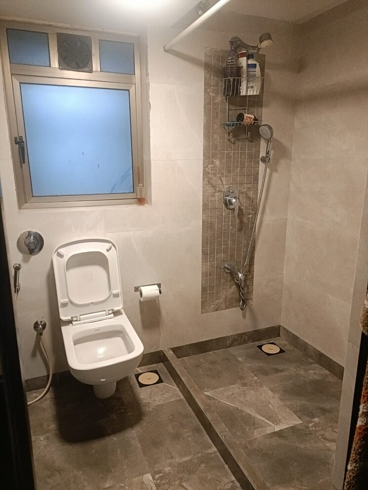 Bathroom, santacruz west 2 Bedroom 760 Sq.Ft. Apartment In Santacruz West Mumbai 9308163