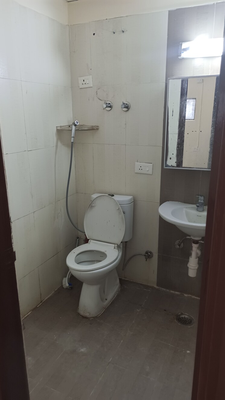 Bathroom, aditya-urban-casa 2 Bedroom 1074 Sq.Ft. Apartment In Sector 78 Noida 9308170