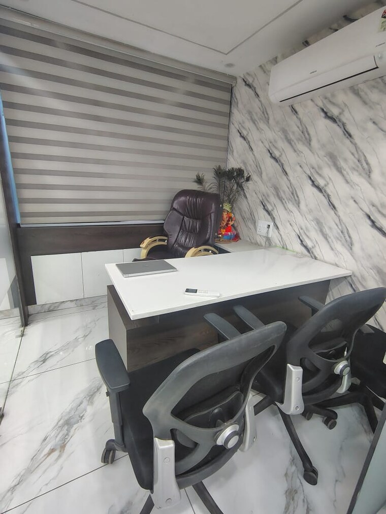 Team Area, netaji subhash place Commercial Office Space 850 Sq.Ft. In Netaji Subhash Place Delhi 9308191