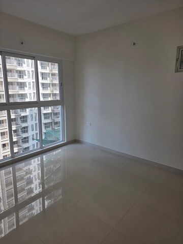 Room in 1 BHK Apartment at Lodha Amara Tower 42 and 43, Kolshet Road – for Rent