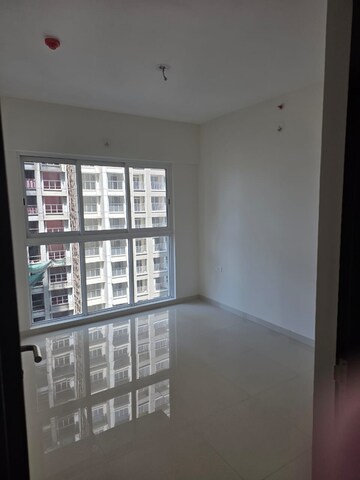 Room in 1 BHK Apartment at Lodha Amara Tower 42 and 43, Kolshet Road – for Rent