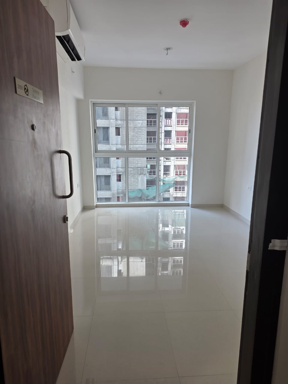1 BHK Apartment For Rent in Lodha Amara Tower 42 and 43