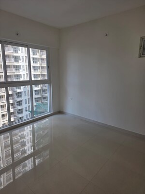 Room in 2 BHK Apartment at Lodha Amara Tower 42 and 43, Kolshet Road – for Sale