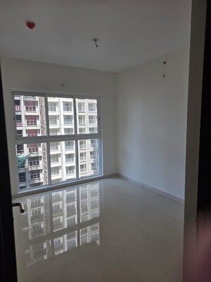 Room in 2 BHK Apartment at Lodha Amara Tower 42 and 43, Kolshet Road – for Sale