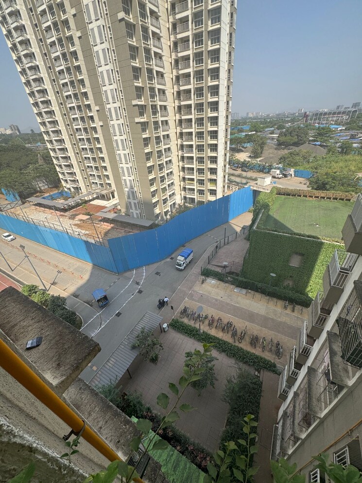 Exterior View, lodha-amara 2 Bedroom 735 Sq.Ft. Apartment In Kolshet Road Thane 9308244