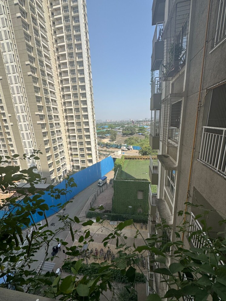 Exterior View, lodha-amara 2 Bedroom 735 Sq.Ft. Apartment In Kolshet Road Thane 9308244