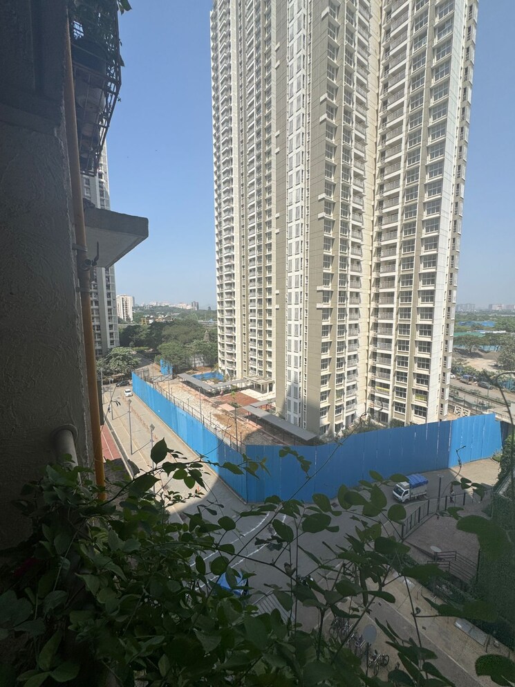 Exterior View, lodha-amara 2 Bedroom 735 Sq.Ft. Apartment In Kolshet Road Thane 9308244