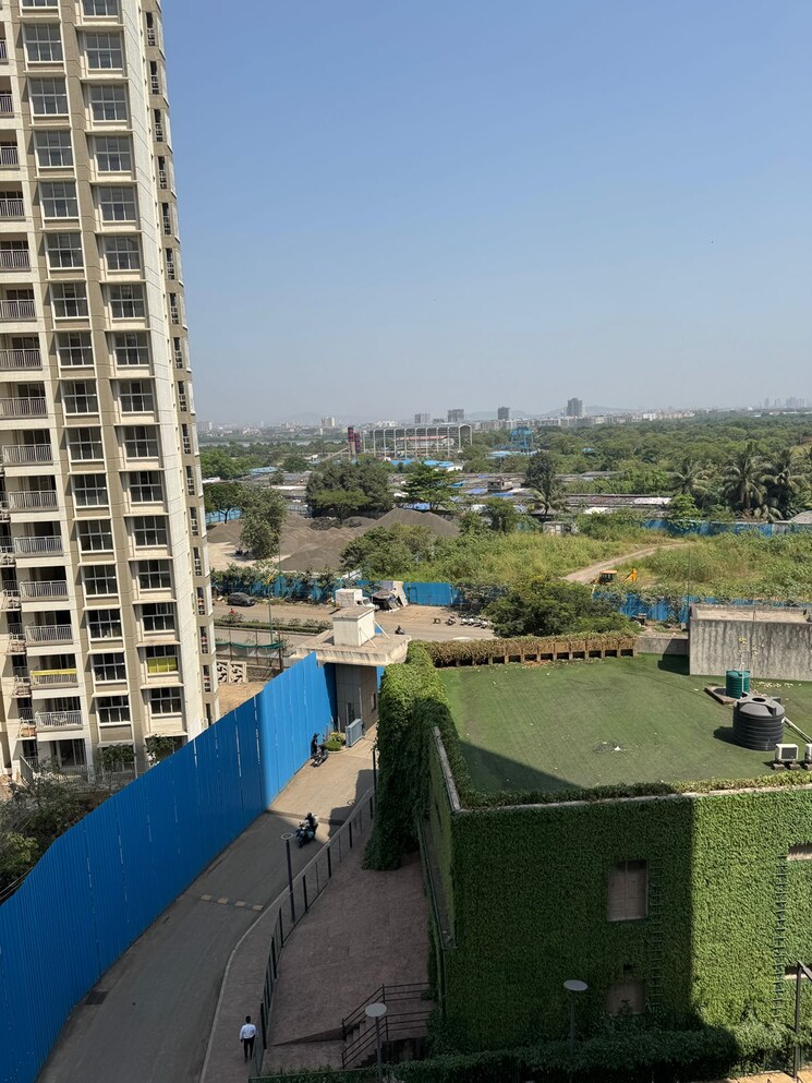 Exterior View, lodha-amara 2 Bedroom 735 Sq.Ft. Apartment In Kolshet Road Thane 9308244