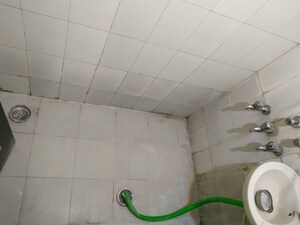 Bathroom in 1 BHK Apartment at Molarband – for Rent