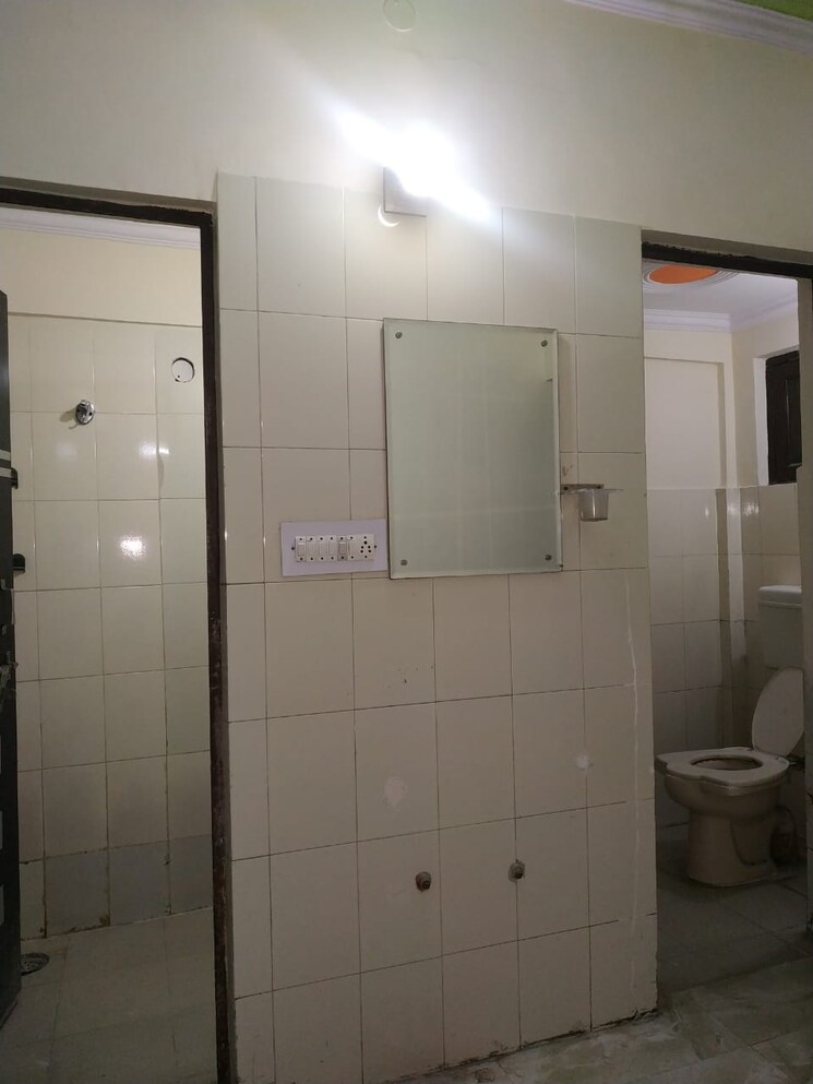 Bathroom, molarband 1 Bedroom 516 Sq.Ft. Apartment In Molarband Delhi 9308248