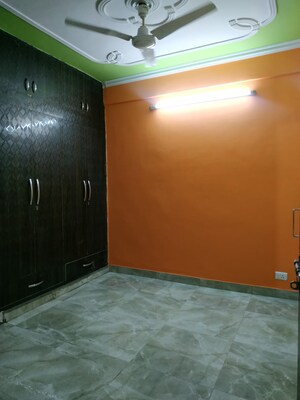 Room in 1 BHK Apartment at Molarband – for Rent