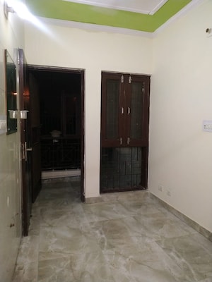 Room in 1 BHK Apartment at Molarband – for Rent