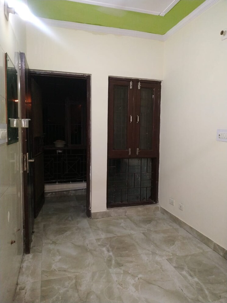 Room, molarband 1 Bedroom 516 Sq.Ft. Apartment In Molarband Delhi 9308248