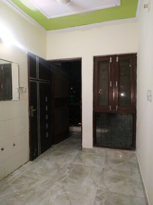  1 BHK Apartment at Molarband – for Rent