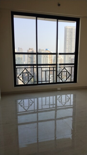 Room in 3 BHK Apartment at Sugee Indira, Dadar West – for Rent