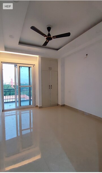 Room in 4 BHK Builder Floor at Chattarpur – for Rent