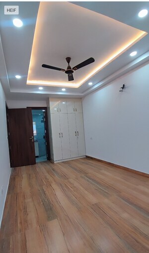 Room in 4 BHK Builder Floor at Chattarpur – for Rent