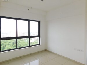 Room in 2 BHK Apartment at Shapoorji Pallonji Vicinia, Powai – for Sale