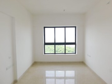 Room in 2 BHK Apartment at Shapoorji Pallonji Vicinia, Powai – for Sale
