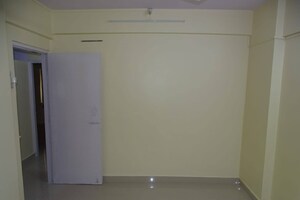 Room in 2 BHK Apartment at Rajesh Park View, Santacruz East – for Rent