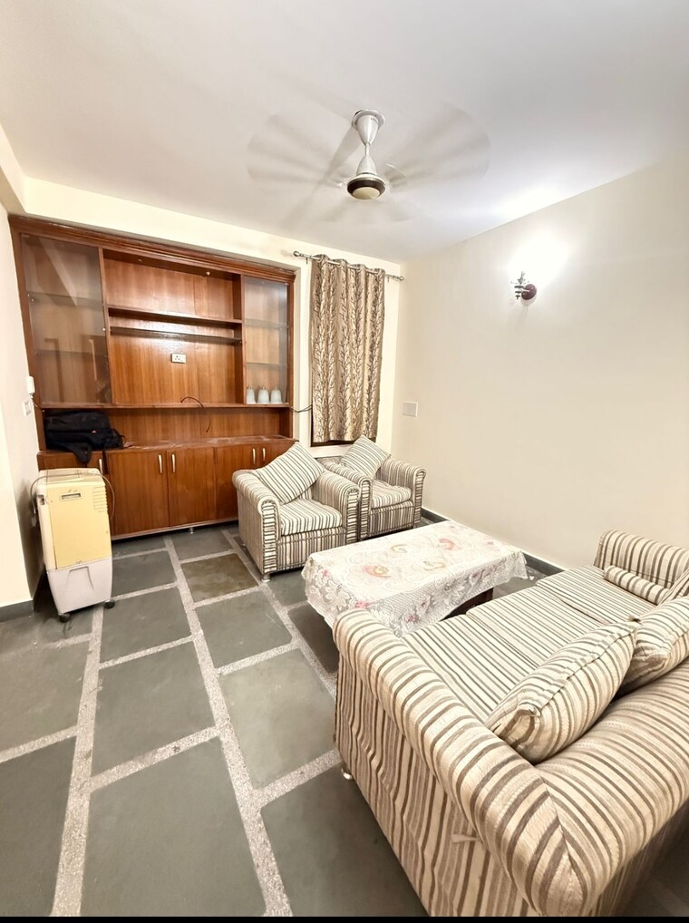 Living Room, chattarpur 2 Bedroom 800 Sq.Ft. Builder Floor In Chattarpur Delhi 9308326