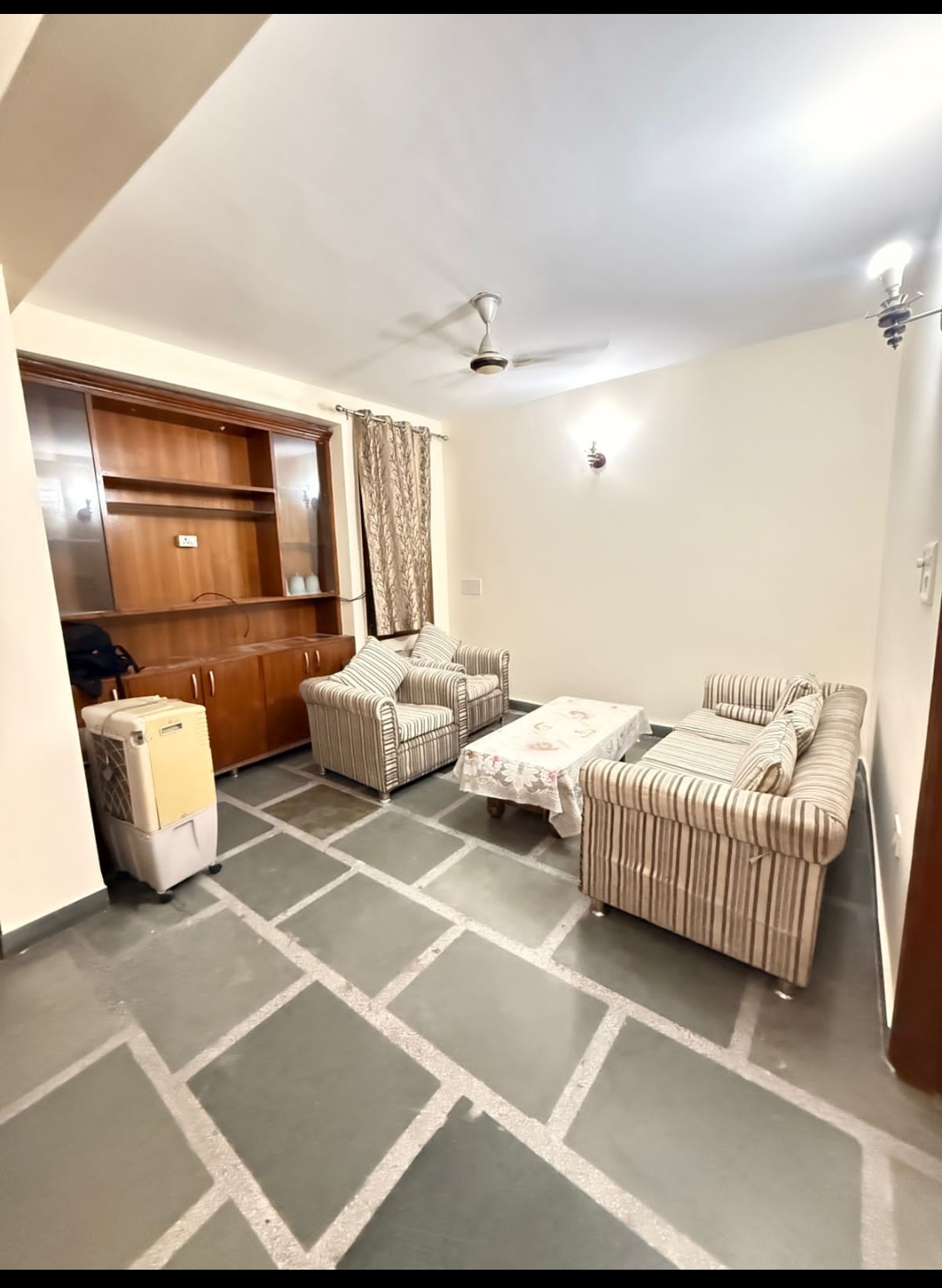 2 BHK Builder Floor For Rent in Chattarpur