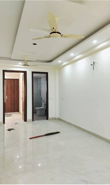 Room in 3 BHK Builder Floor at Chattarpur – for Rent