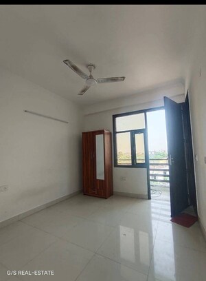 Room in 3 BHK Builder Floor at Chattarpur – for Rent